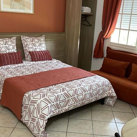 Appartement 4 , Disneyland - Parking Gratuit - Maison Des Platanes Meaux Luaran gambar